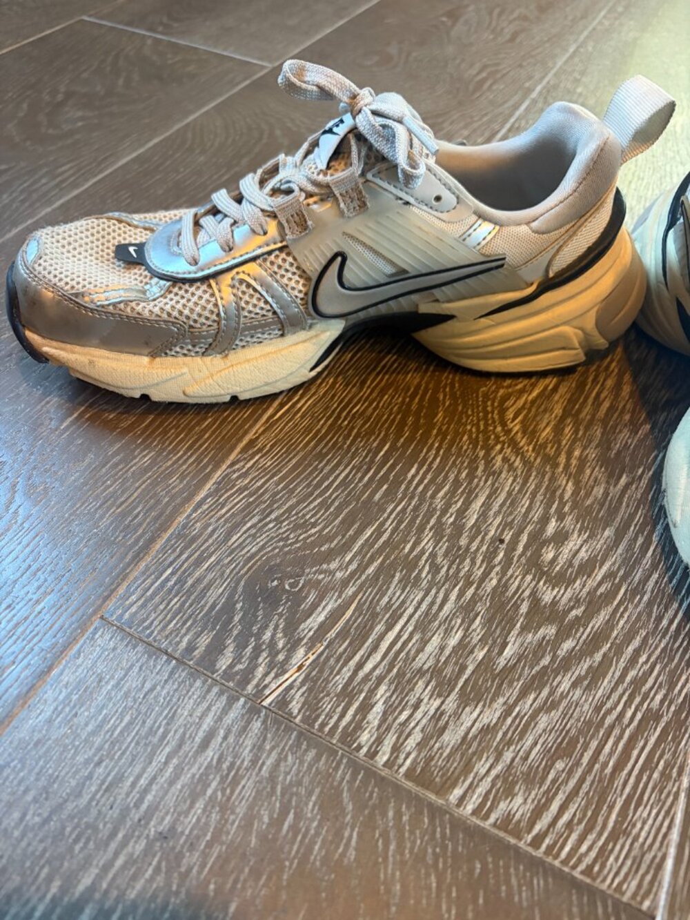 Nike V2K Run Women's Sneaker - Picture 5 of 10